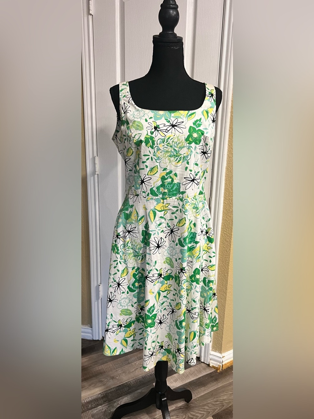 Sleeveless Floral Midi Dress in Green and White